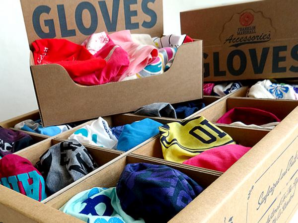 Espositore per sciarpe e guanti